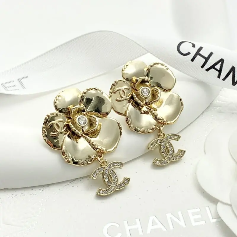 chanel boucles doreilles pour femme s_12533772